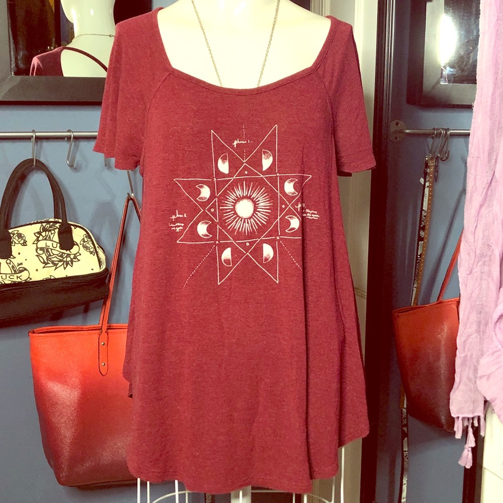 American Eagle flowy Moon Phase Shirt